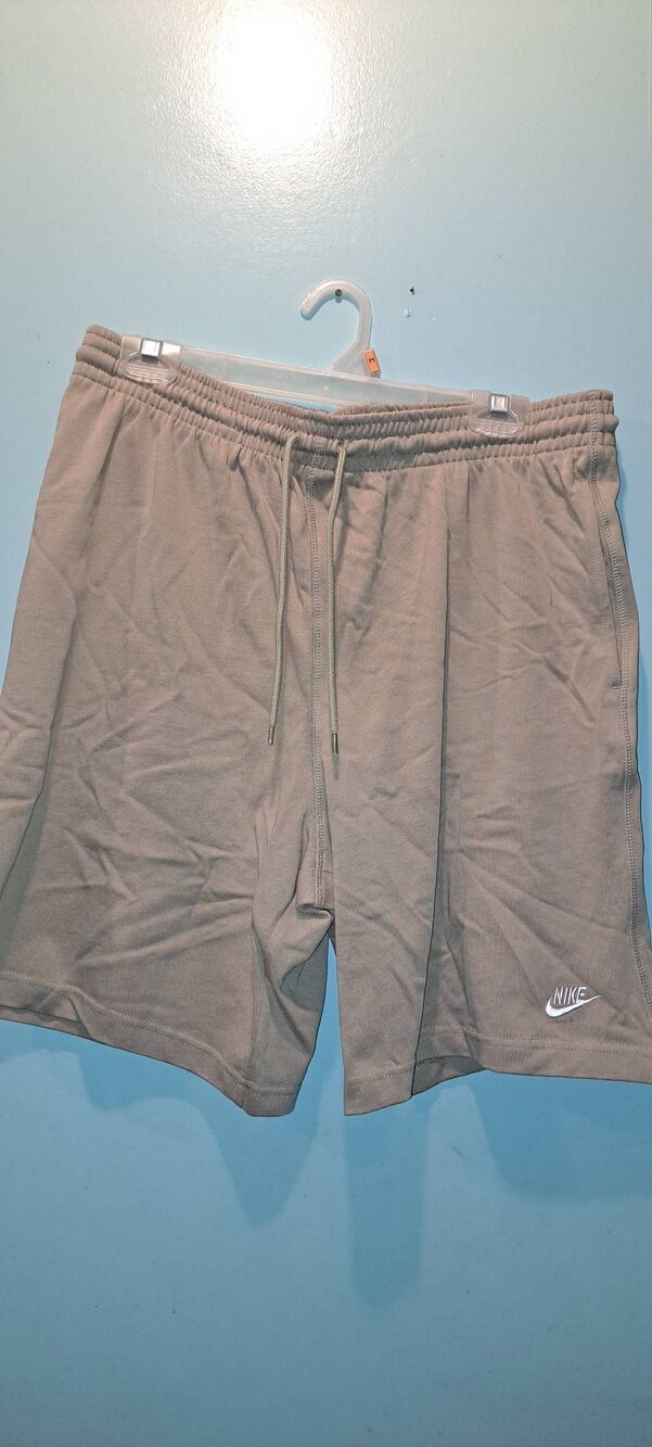 Nike Men’s Sportswear Knit Shorts Khaki Tan L Tall 34” Waist 9” Inseam NWT - Picture 2 of 6